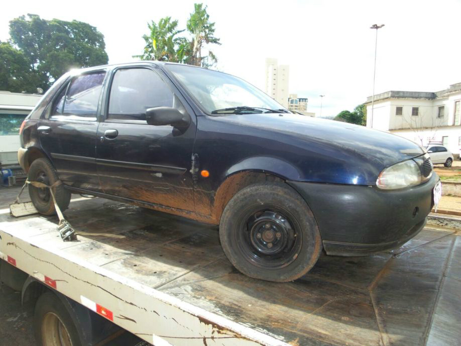 Carro furtado em Três Lagoas é recuperado em Araçatuba após crime de roubo Carro furtado em Três Lagoas é recuperado em Araçatuba após crime de roubo