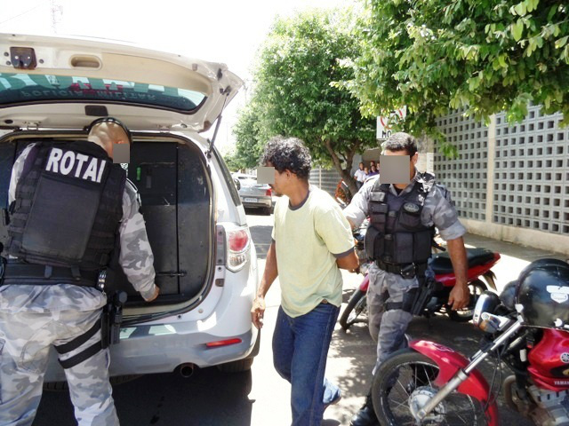 Furtou bicicleta, mas não conseguiu fugir e foi preso pela PM Furtou bicicleta, mas não conseguiu fugir e foi preso pela PM