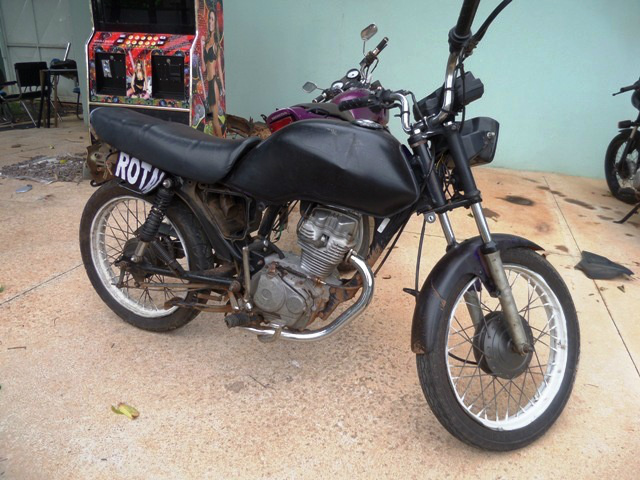 Moto furtada é recuperada pela Rotai e duas pessoas são presas por receptação Moto furtada é recuperada pela Rotai e duas pessoas são presas por receptação