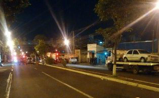 Hylux desgovernada colide com carros e deixa um morto no centro de Campo Grande