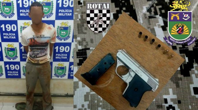Funcionários de pizzaria lutam contra bandido e impedem assalto a mão armada Funcionários de pizzaria lutam contra bandido e impedem assalto a mão armada