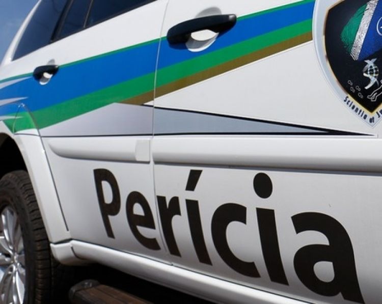 Mulher interrompe velório para dizer que está viva Mulher interrompe velório para dizer que está viva