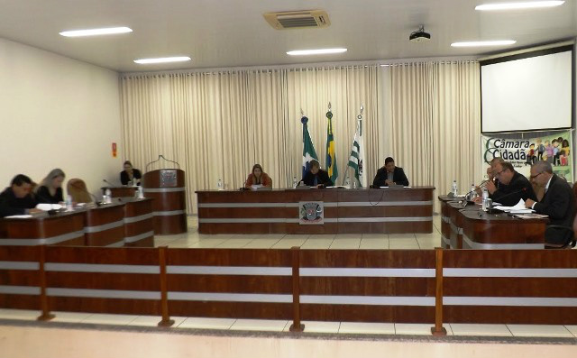 Câmara cobra reajuste que não teria sido repassado a professores Câmara cobra reajuste que não teria sido repassado a professores