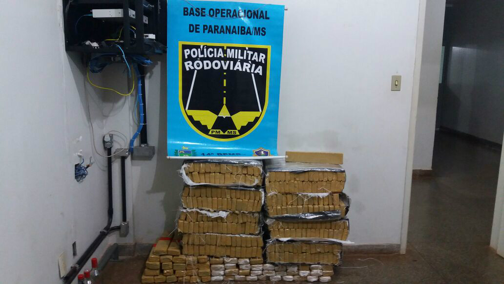 Polícia Militar Rodoviária apreende 319 kg de maconha e traficantes fogem