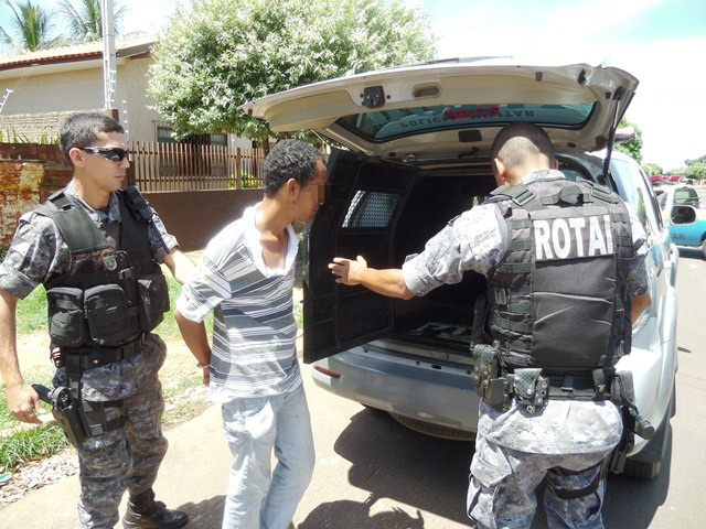 Andradinense que tentou furtar bolsa de esposa de policial é preso em flagrante 