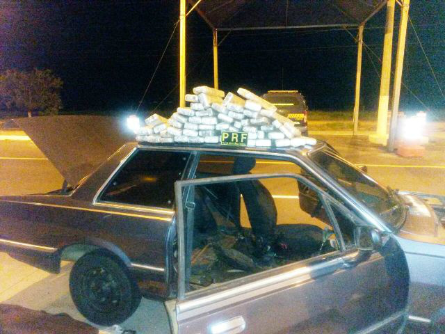 PRF apreende drogas em Ford Del Rey e recupera veículo dublê que foi roubado em Goiânia 