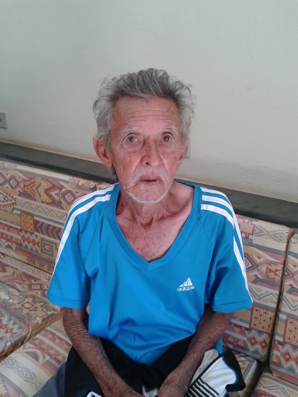 Idoso perdido tenta encontrar família em Três Lagoas