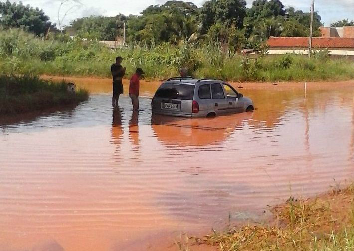 Mesmo sem chuva, problemas de alagamentos ainda causam transtornos à população 
