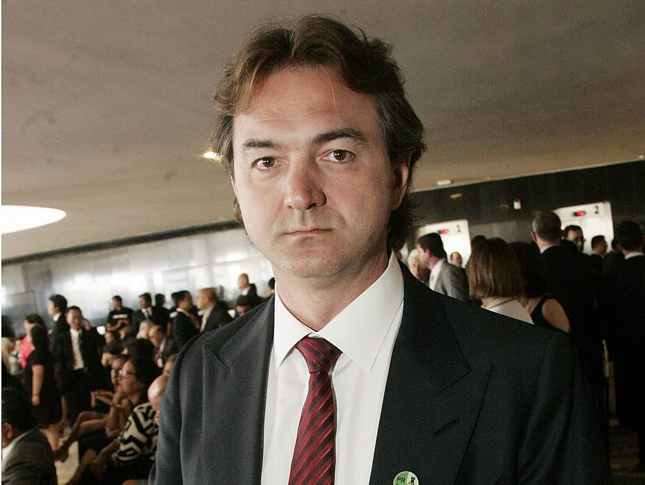 Operação da PF mira ex presidente da Eldorado e ex-presidente do BNDES Operação da PF mira ex presidente da Eldorado e ex-presidente do BNDES