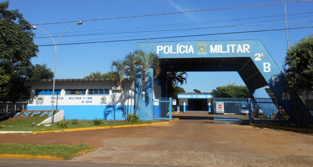 Ao fugir de blitz, homem é detido com revólver e munições em Três Lagoas