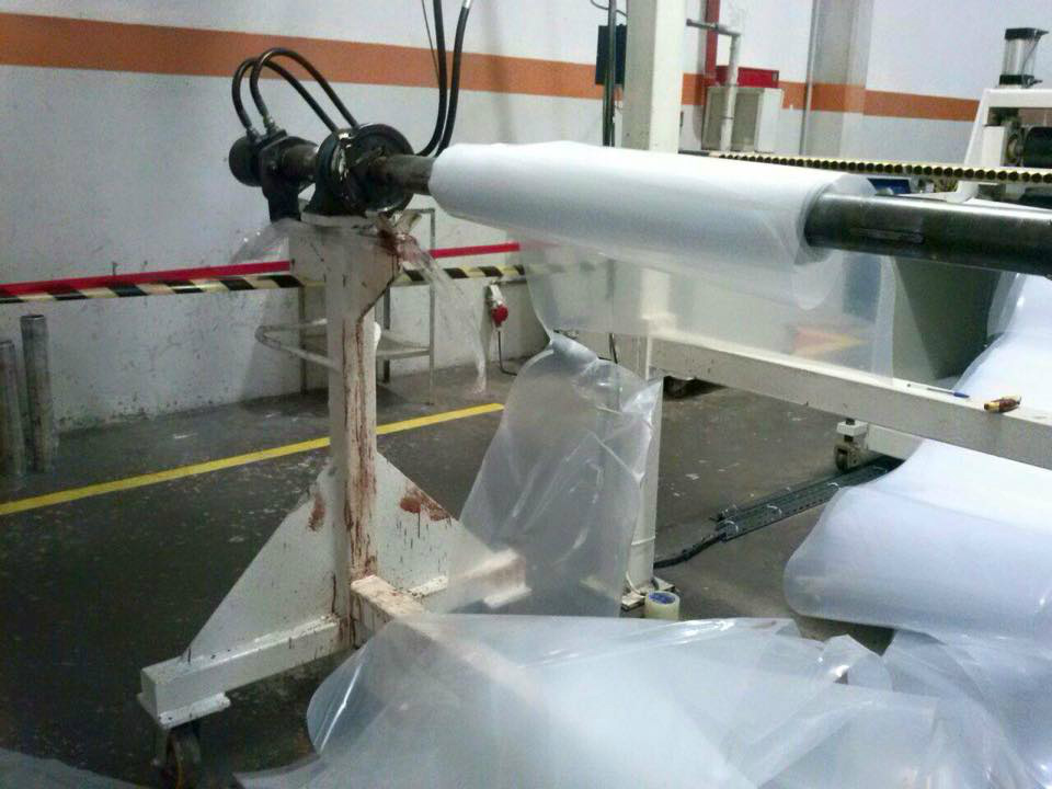 Funcionário da Emplal que ficou prensado em máquina está internado no hospital 