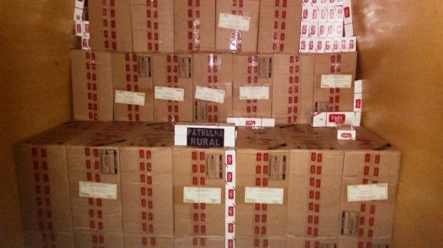 Perseguição na rodovia termina com apreensão de carga de cigarros