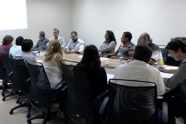 Vereadores se reúnem com representantes da Elektro para agilizar serviços
