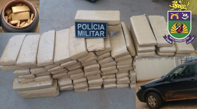 Após fuga, PM apreende 115 kg de maconha e captura traficante Após fuga, PM apreende 115 kg de maconha e captura traficante