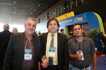 Guerreiro participa de evento dos municípios com presidente Temer