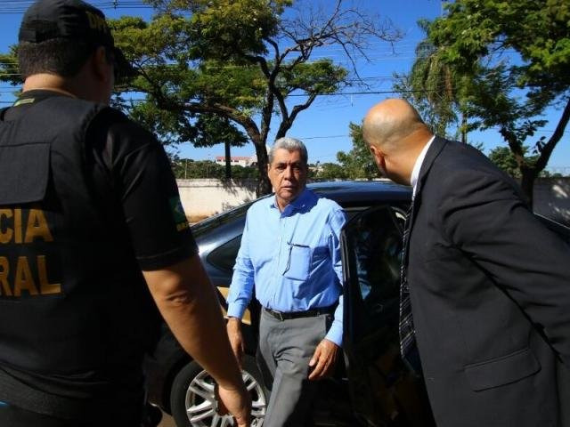Liminar autoriza fiança com bens bloqueados e livra Puccinelli de tornozeleira