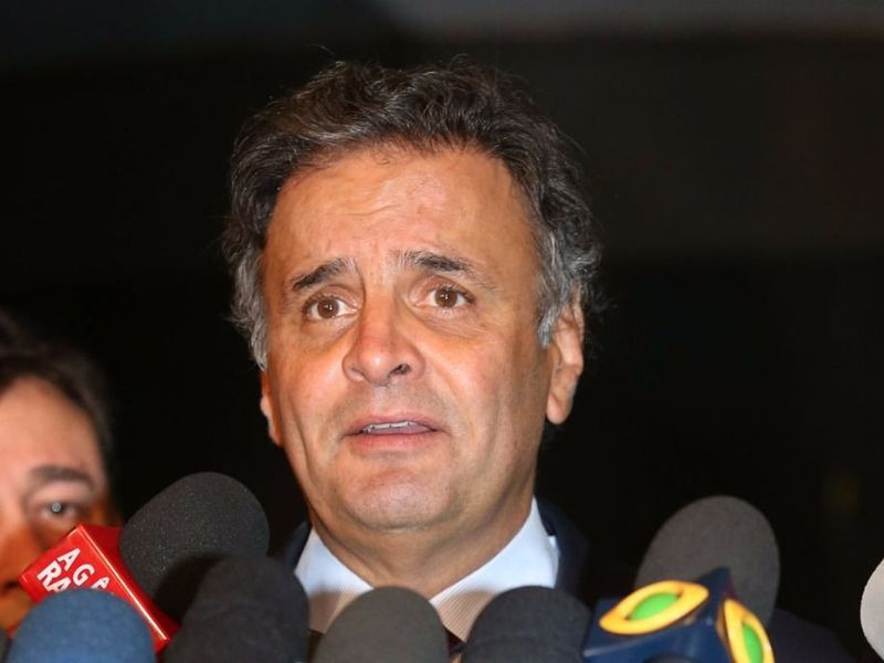 STF afasta Aécio Neves e deve decidir sobre pedido de prisão de senador STF afasta Aécio Neves e deve decidir sobre pedido de prisão de senador