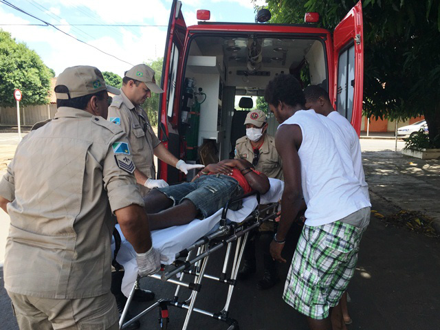Haitiano toma água e desmaia em residência do bairro Interlagos 