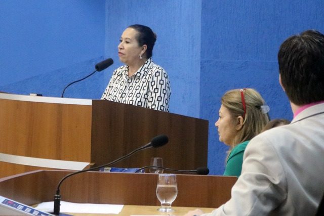 Secretária de saúde faz esclarecimentos sobre pedidos de vereadores Secretária de saúde faz esclarecimentos sobre pedidos de vereadores
