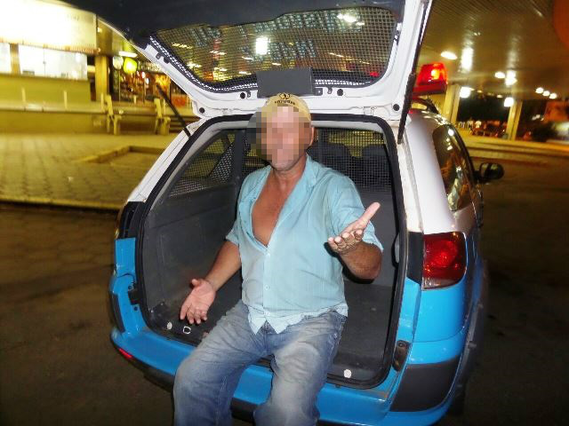 Vigilante que mostrava o pênis para mulheres na rodoviária foi preso pela Polícia Militar 