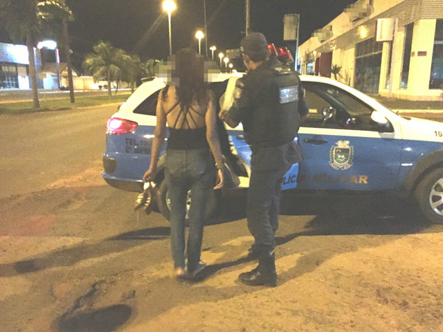 Profissional do sexo leva “calote” e aciona a polícia dizendo que teria sido estuprada