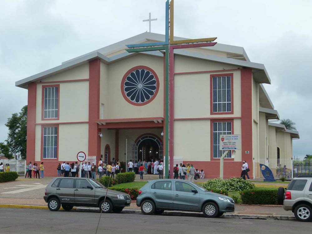 Clero da Diocese de TL renova Promessas Sacerdotais durante a Missa do Crisma