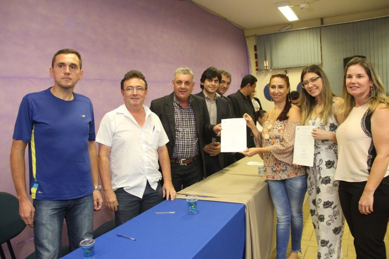 Prefeitura empossa aprovados em concurso para cargos na Saúde e Assistência Social Prefeitura empossa aprovados em concurso para cargos na Saúde e Assistência Social