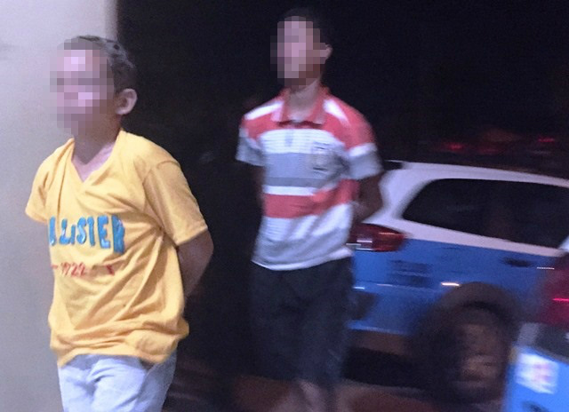 Amigos de 13 e 15 anos são apreendidos após tentarem furto no bairro onde moram Amigos de 13 e 15 anos são apreendidos após tentarem furto no bairro onde moram