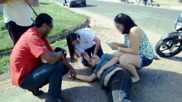 Mesmo de folga, enfermeira do SAMU faz resgate de acidentado Mesmo de folga, enfermeira do SAMU faz resgate de acidentado