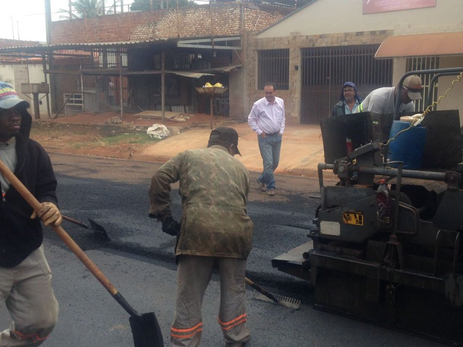 SEINTRA anuncia pacote e chega a 11 obras de pavimentação simultâneas SEINTRA anuncia pacote e chega a 11 obras de pavimentação simultâneas