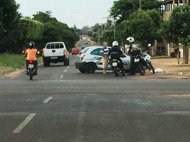 Sinalização confusa em cruzamento causa mais um acidente no Santos Dumont 