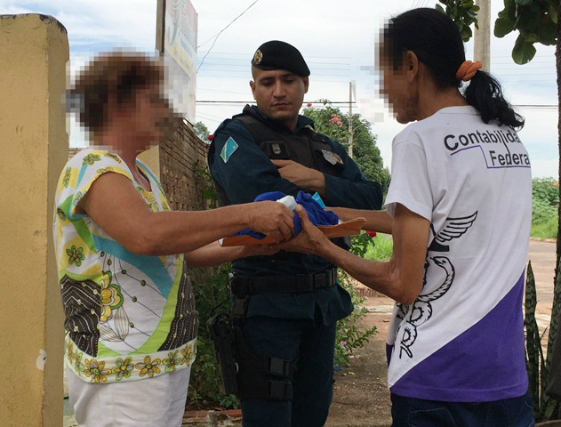 Falso Agente Comunitário de saúde tenta entrar em residência e é contido por moradora 