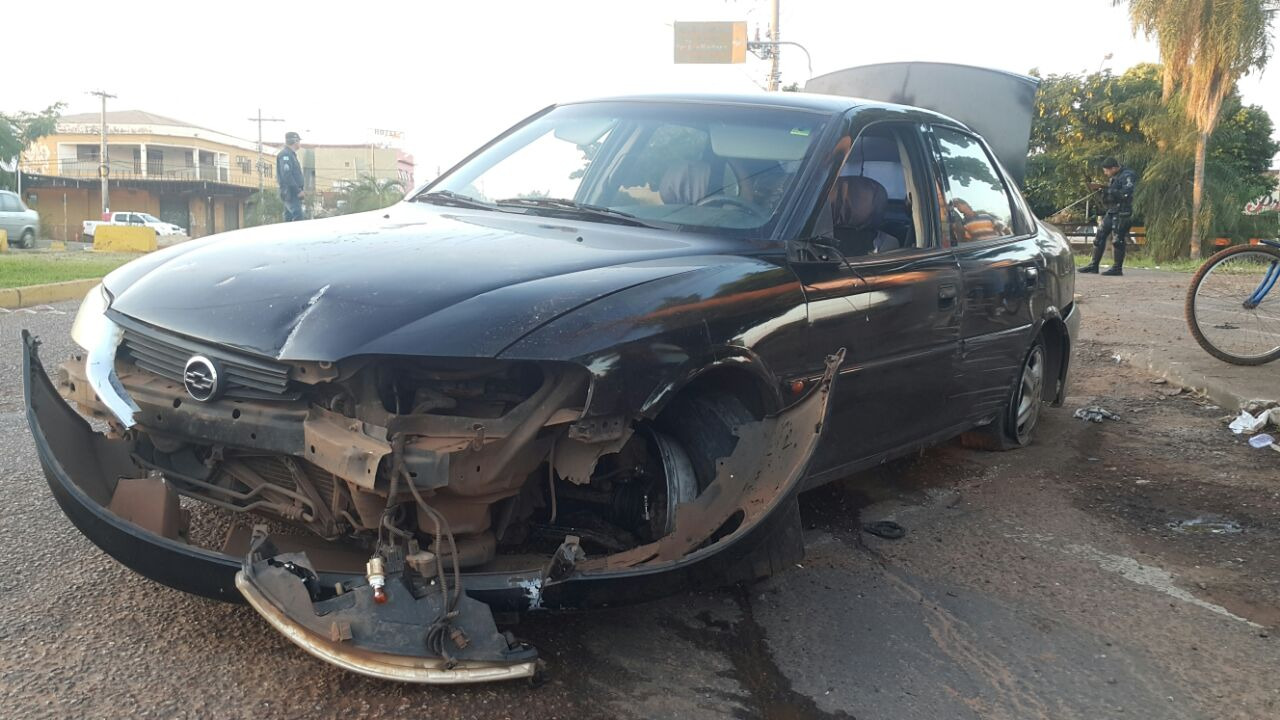 Motorista que atropelou mulher em calçada era foragido da justiça Motorista que atropelou mulher em calçada era foragido da justiça