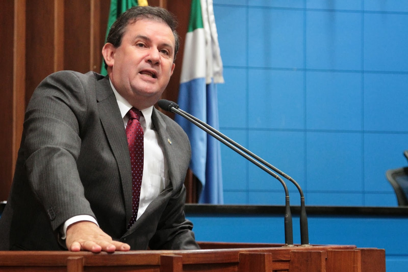 Projeto de Eduardo Rocha proíbe uso de capacete em estabelecimentos comerciais Projeto de Eduardo Rocha proíbe uso de capacete em estabelecimentos comerciais