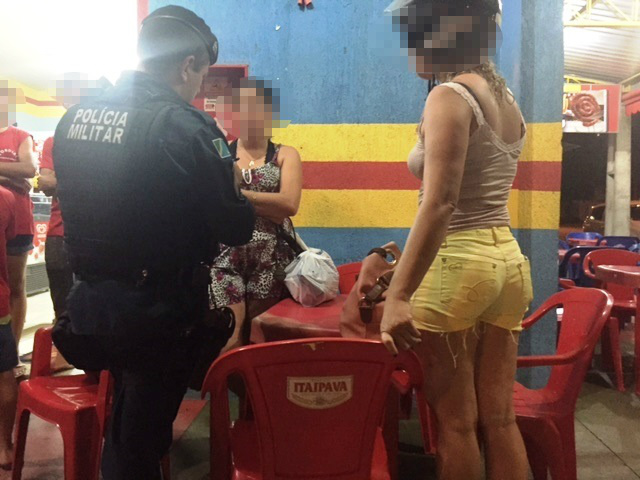Assaltante faz “limpa” em caixa de conveniência e na fuga, rouba bolsa de cliente 