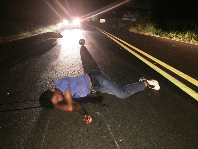 Motociclista fica desacordado em acidente ocorrido em curva da BR-262 Motociclista fica desacordado em acidente ocorrido em curva da BR-262