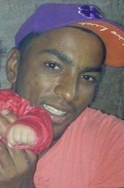Jogador de futebol é morto a facadas; suspeito do crime fugiu para Três Lagoas Jogador de futebol é morto a facadas; suspeito do crime fugiu para Três Lagoas