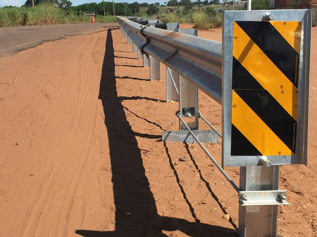 Guard rail começam a ser instalados pelo DNIT no perímetro urbano de Três Lagoas 