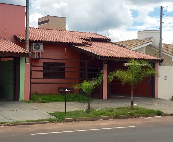 Alugo casa no Santos Dumont II