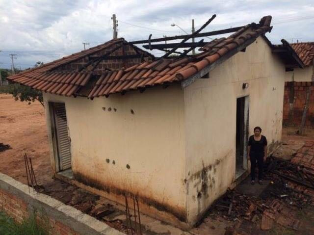 Depois de ter casa incendiada, Margareth vê esperança com a feijoada
