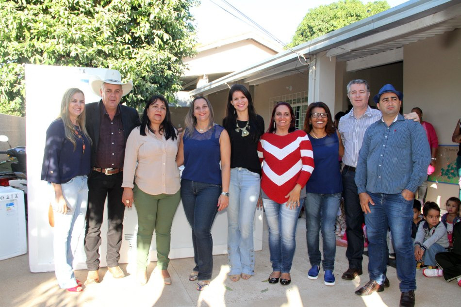 Prefeitura entrega 66 novos refrigeradores, freezers e frigobares à rede de ensino