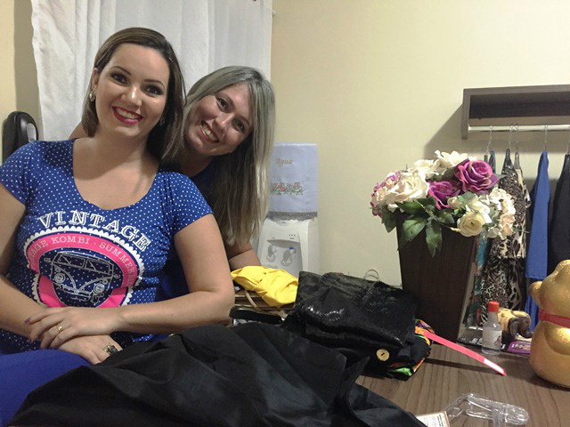 Coquetel na loja Dasli Roupas Femininas marca lançamento da coleção Outono-Inverno