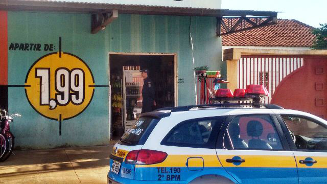 Em mais um assalto, polícia acredita que os bandidos sejam os mesmos que agiram neste domingo 