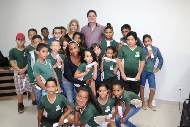 Alunos de escola municipal visitam Câmara de Vereadores de Três Lagoas Alunos de escola municipal visitam Câmara de Vereadores de Três Lagoas