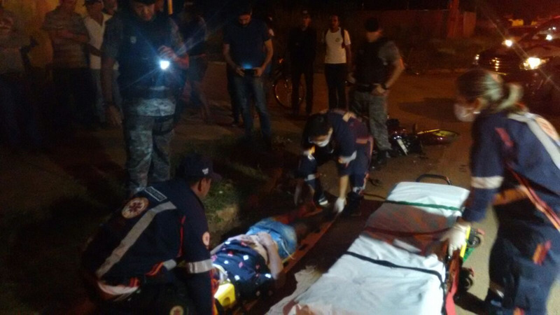 Na contramão, motociclista colide com ônibus no Santa Terezinha