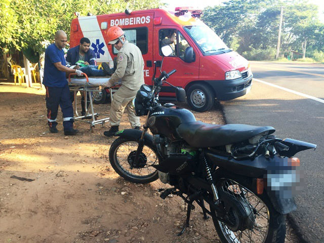 Acidente ao lado da Ponte do Sucuriú mobiliza SAMU e Corpo de Bombeiros Acidente ao lado da Ponte do Sucuriú mobiliza SAMU e Corpo de Bombeiros