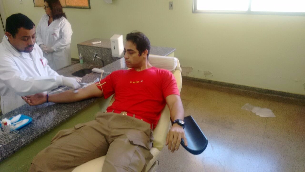 Bombeiros doam sangue ao hemocentro de Três Lagoas
