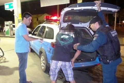 Assaltante leva a pior e além de ser apreendido, seu telefone delata os comparsas 
