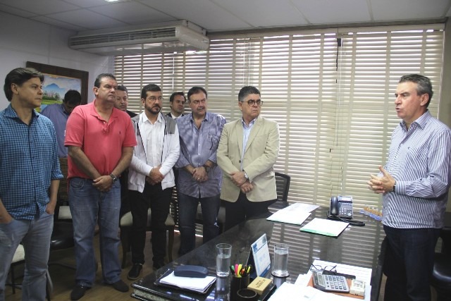 Eduardo Rocha participa de reunião para receber documentos de Governo para CPI Eduardo Rocha participa de reunião para receber documentos de Governo para CPI