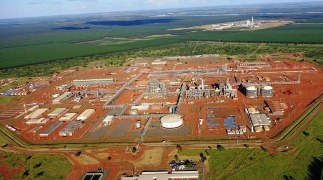 Acordo entre Petrobras e chinesa sinaliza retomada de obra em Três Lagoas